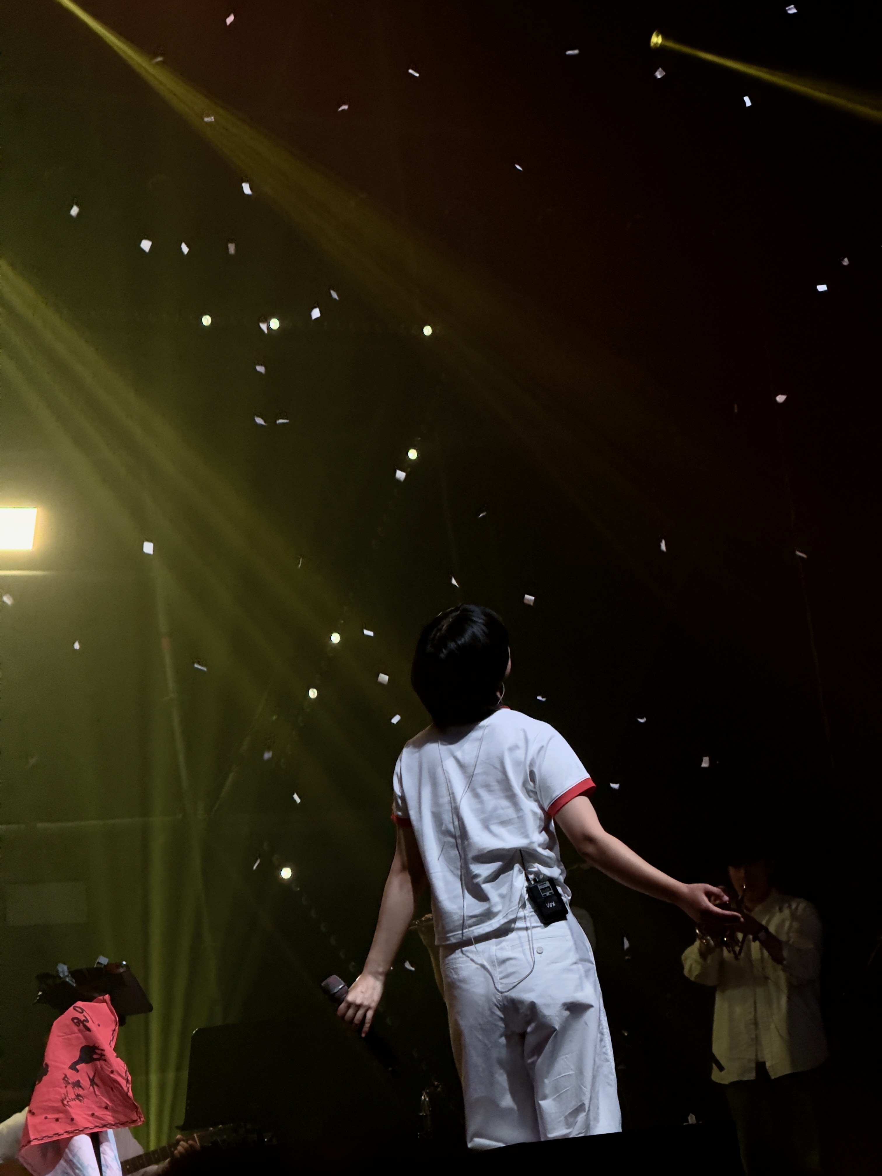 〈별친구 신인류: 빛의 차고에서 온 편지들〉 (5)